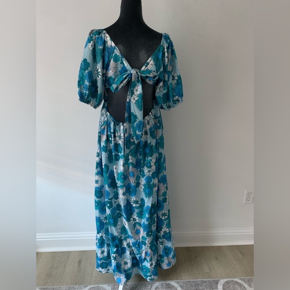 NWT Sunday Up Floral Dress With Back Tie Cutout - Picture 4 of 12